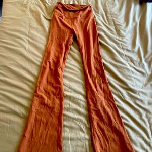 Brand new Lululemon flared leggings size 4